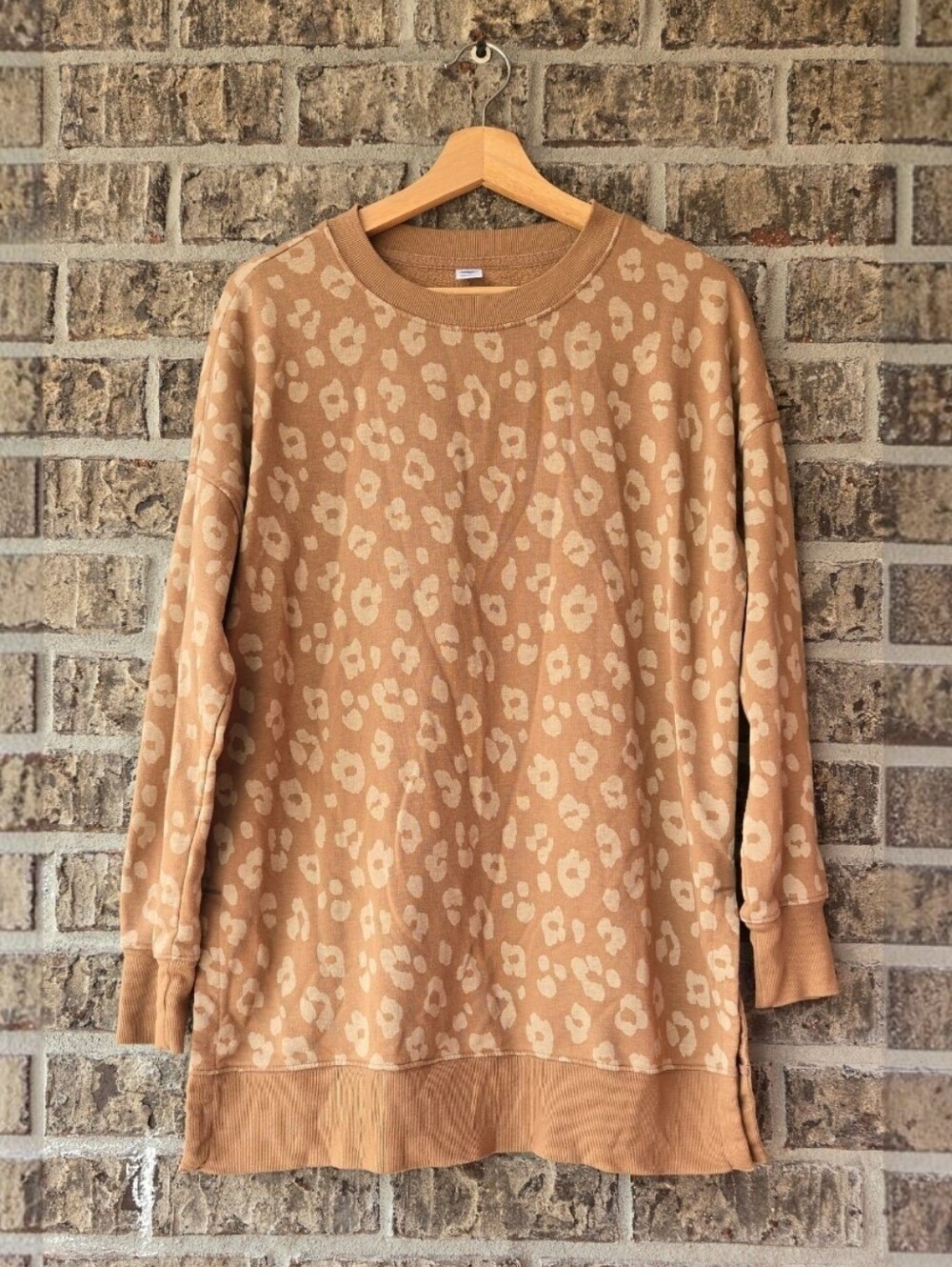 Old Navy Tan Leopard Crewneck Sweatshirt / Size M